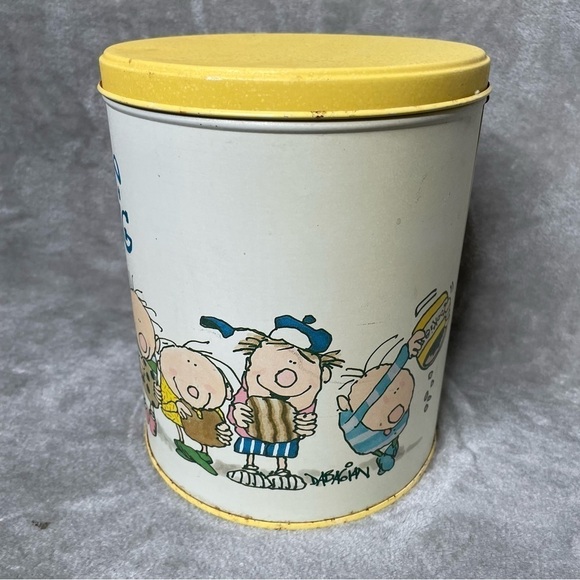 Vintage Potpourii Press Cookie Tin with Lid Art by Dabagian Kids Eating Cookies - Picture 4 of 12